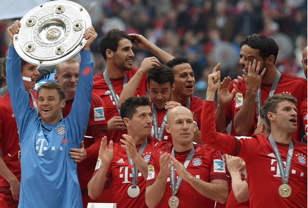 
                <strong>Bayerns Torlos-Rekord</strong><br>
                Der FC Bayern tragen sich mit einem weiteren Rekord in die Annalen der Bundesliga ein. Beim 2:0-Sieg gegen Mainz bleibt der Rekordmeister zum 22. Mal ohne Gegentor. Manuel Neuer kassiert persönlich zum 20. Mal keinen Gegentreffer (ebenfalls Rekord).
              