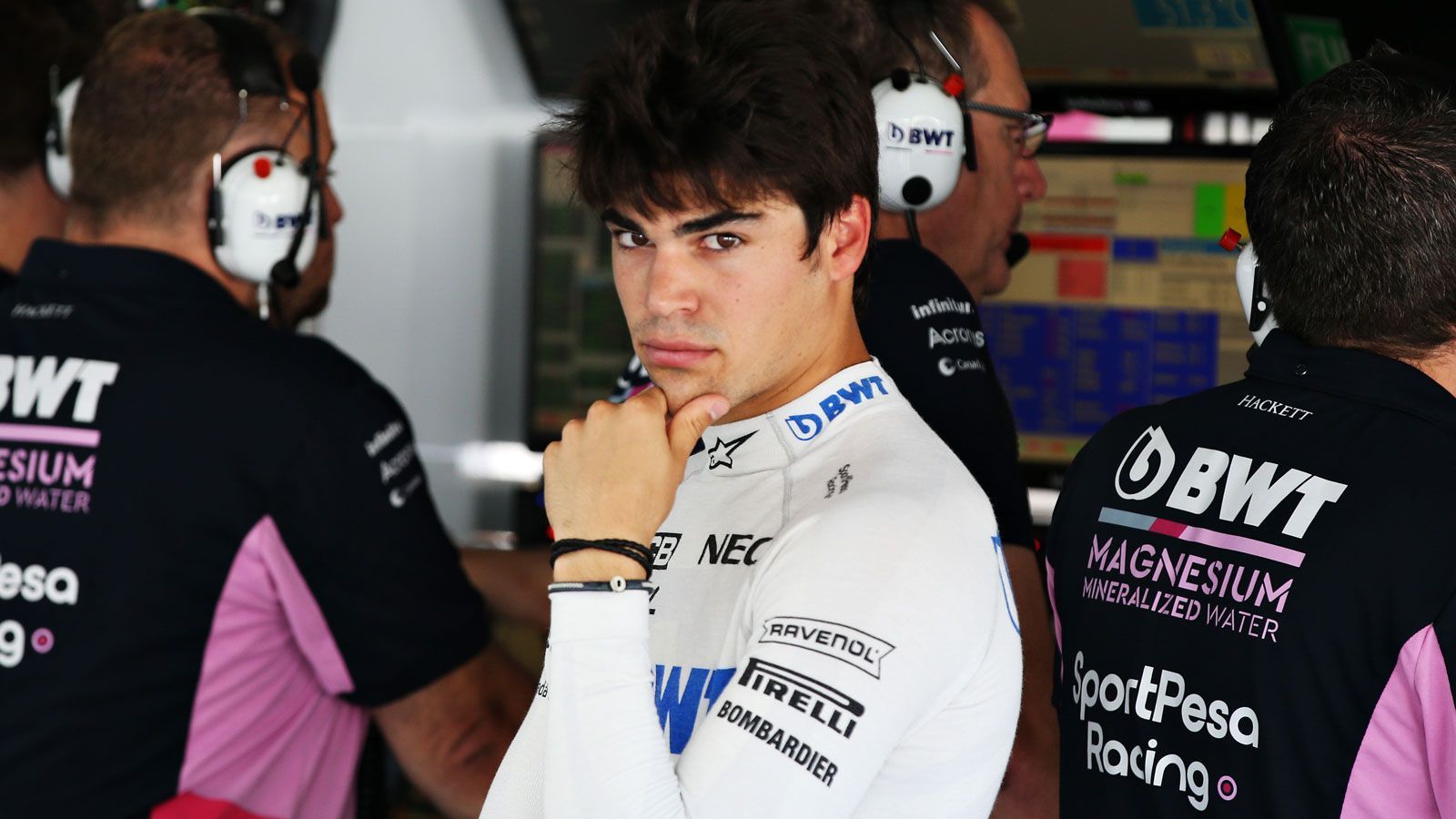 
                <strong>Lance Stroll (SportPesa Racing Point F1 Team)</strong><br>
                Auch Lance Stroll ist für 2020 bestätigt. Den Verbleib des Kanadiers sicherten dabei weniger seine Leistungen auf der Strecke als der Umstand, dass seinem Vater Lawrence Stroll der Racing-Point-Rennstall gehört.Vertrag bis: Ende 2020
              