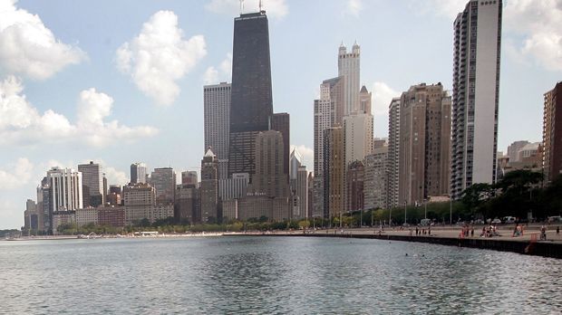 
                <strong>Die Romantik</strong><br>
                ... Lake Michigan. An den zahlreichen Stränden an dem 26 Meilen langen Ufer kann sich Schweinsteiger vom MLS-Stress erholen. Romantische Sonnenuntergänge inklusive.
              