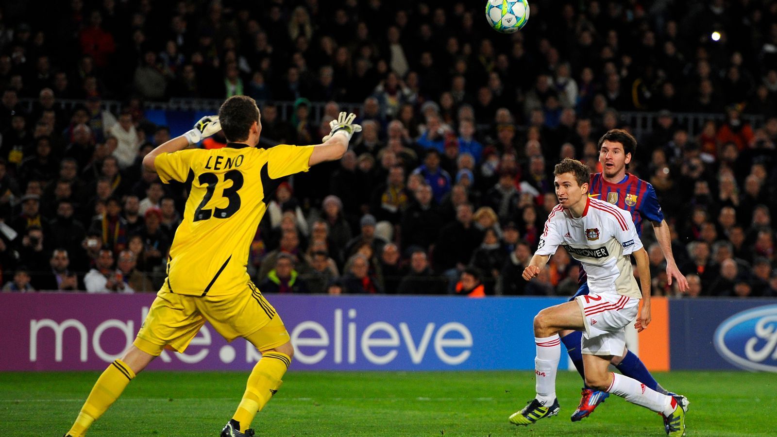 <strong>FC Barcelona - Bayer Leverkusen 7:1 (7. März 2012)</strong><br>
                Die Katalanen sind für den Werksklub mindestens eine Nummer zu groß. Superstar Lionel Messi spielt die Abwehr schwindelig und erzielt alleine fünf Tore. Trainer Pep Guardiola kommt auf der Bank kaum mit dem Klatschen hinterher. 
