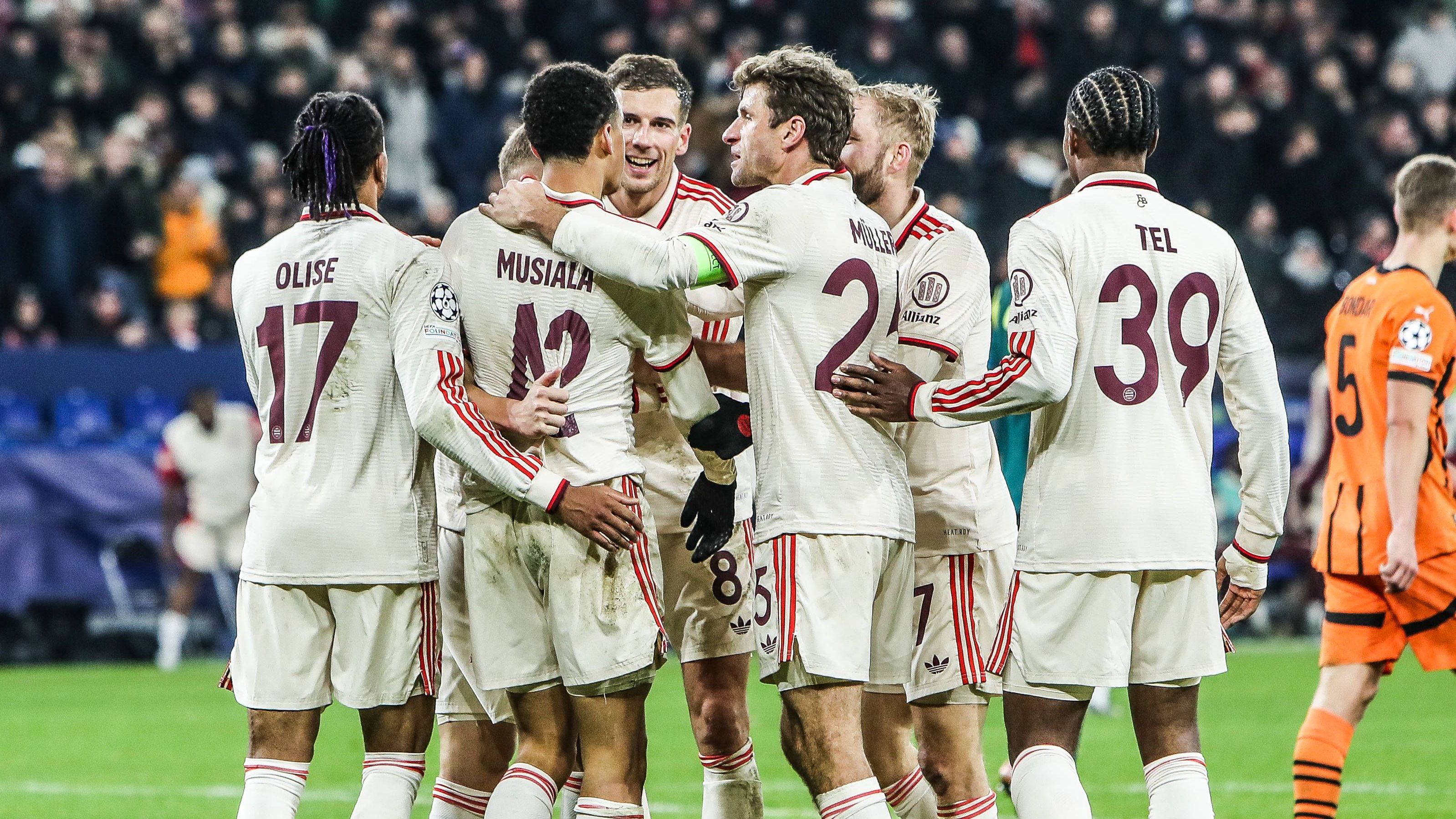 <strong>Platz 5: FC Bayern München (aktueller Tabellenplatz: 10)</strong><br>• Achtelfinale - 87 %<br>• Viertelfinale - 52 %<br>• Halbfinale - 27 %<br>• Finale - 13 %<br>• Sieg - 7 %