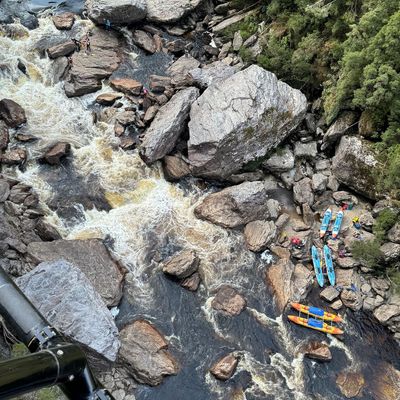 Kajakfahrer aus  Wildwasser gerettet