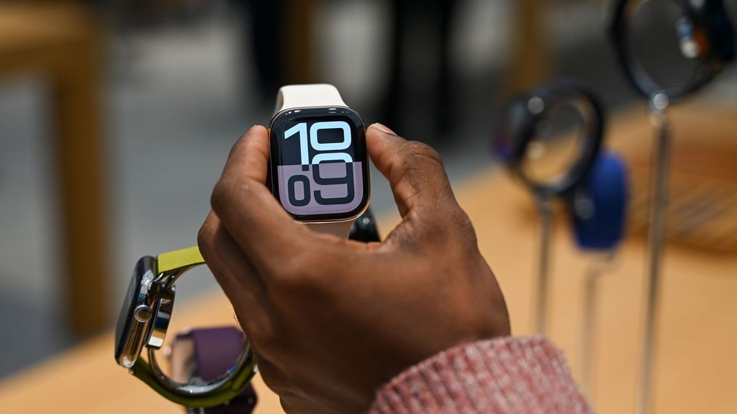 Das Landgericht Frankfurt untersagt Apple die Werbung mit "CO2-neutralen" Uhren – ein Rückschlag im Streit um Greenwashing.