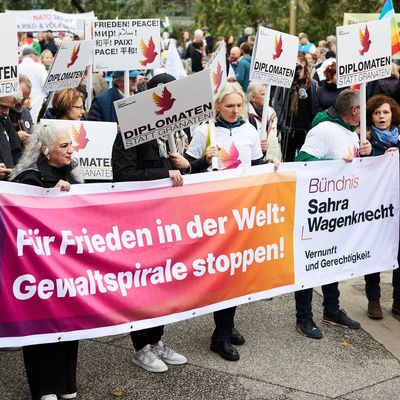 „Nie wieder Krieg“-Demonstration Berlin