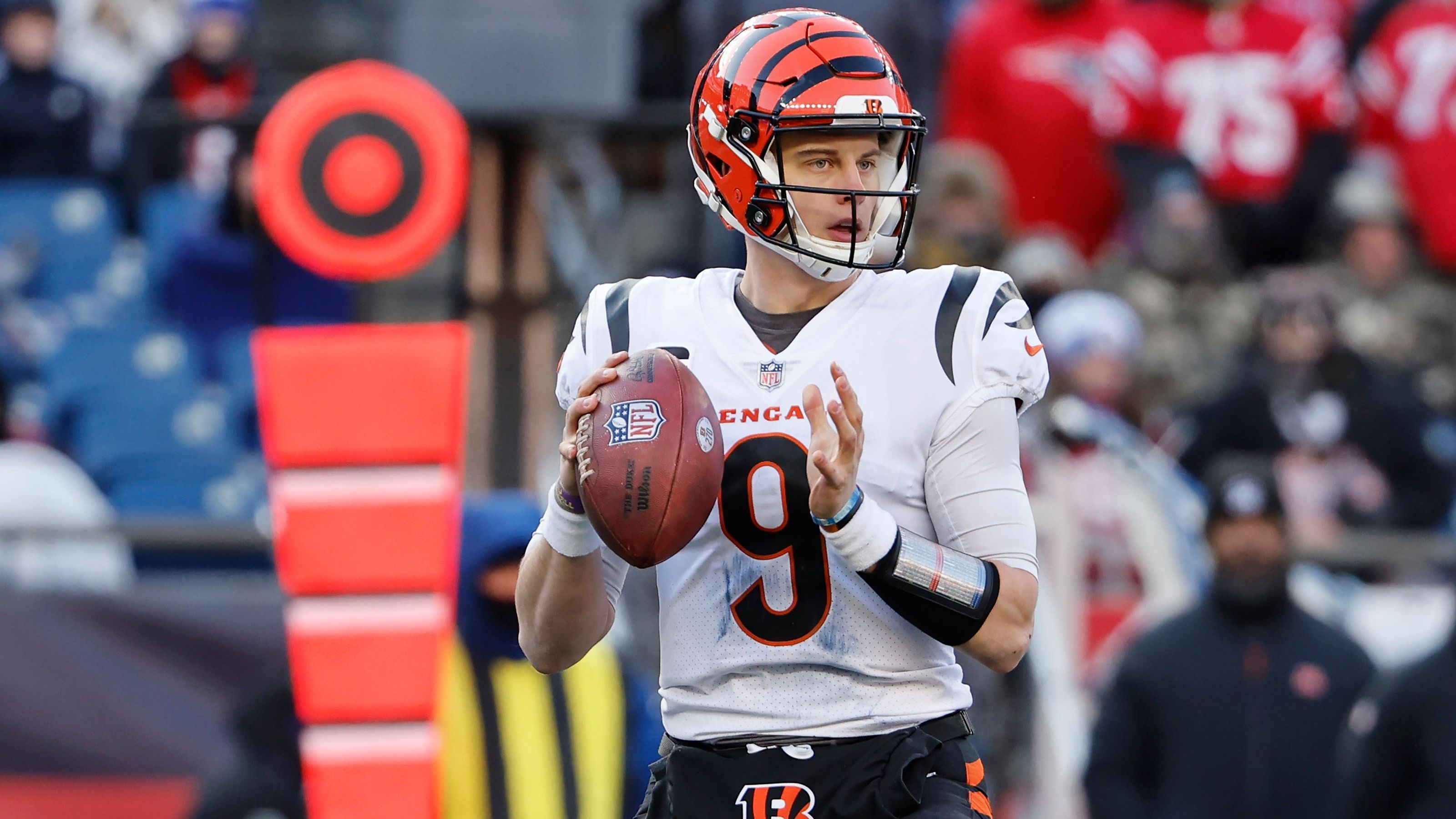 <strong>Cincinnati Bengals: Joe Burrow (2022; 35 TDs)</strong><br>Joe Burrow ist der neue Franchise-Quarterback der Bengals und unterstrich das mit bereits zwei Saisons mit über 30 Passing Touchdowns.