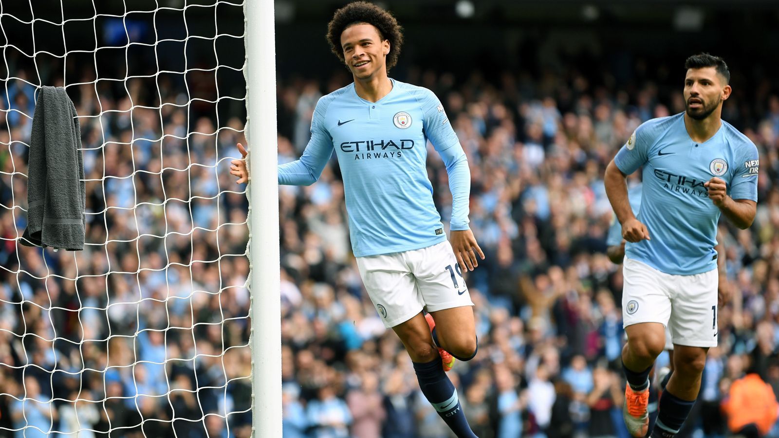 
                <strong>Platz 5 - Leroy Sane</strong><br>
                Premier-League-Tore: 25 - Premier-League-Spiele: 90 - Verein: Manchester City
              