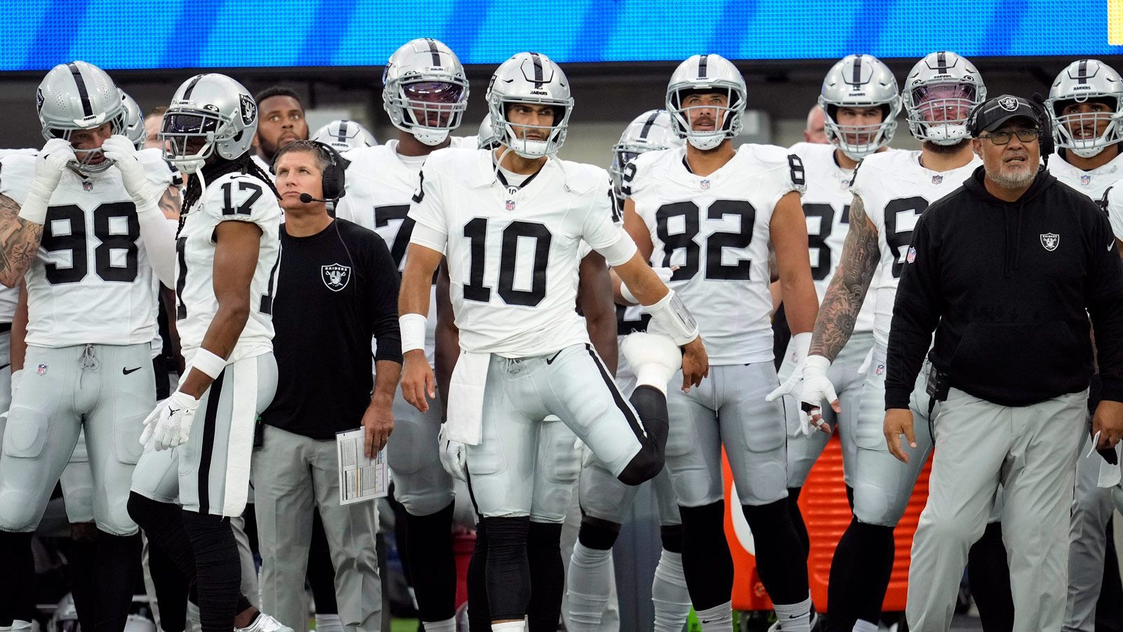 <strong>Las Vegas Raiders</strong><br>WR Davante Adams<br>WR Jakobi Meyers<br>SR Hunter Renfrow<br>LT Kolton Miller<br>LG Dylan Parham<br>C Andre James<br>RG Greg van Roten<br>RT Jermaine Eluemunor<br>TE Austin Hooper<br>QB Jimmy Garoppolo<br>RB Josh Jacobs<br>(FB Jakob Johnson)