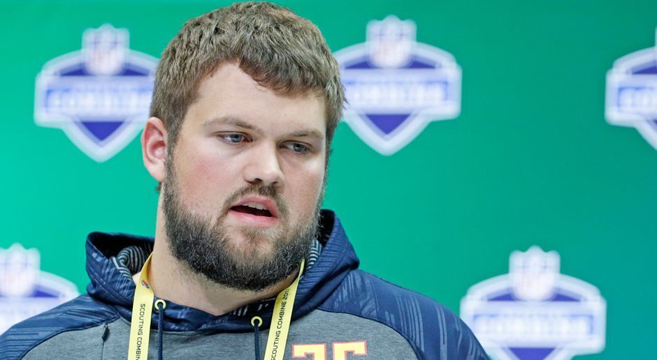 
                <strong>Pick 20 – Denver Broncos: Ryan Ramczyk (Offensive Tackle, Wisconsin)</strong><br>
                Die Denver Broncos werden nach einem enttäuschenden Jahr 2016 wohl nicht mehr darum herum kommen, endlich einen Qualitäts-Tackle zu draften. Im vergangenen Jahr kassierte Denver üppige 40 Sacks. John Elway zog außerdem weder die Vertragsoption auf Russell Okung, noch zeigte Ty Sambrailo in seinen ersten zwei Jahren, dass er eine langfristige Lösung für dieses Problem ist. Mit Ramczyk wählen die Broncos einen Tackle, der in Wisconsin ein Pro-System erlernt hat und außerdem die körperlichen Voraussetzungen mitbringt, früh zum Starter auf der Blindside des Quarterbacks zu werden.
              