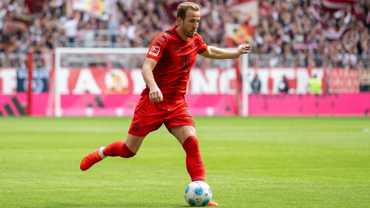 Harry Kane 9 (FC Bayern Muenchen), FC Bayern Muenchen vs. 1. FSV Mainz 05, Fussball, Bundesliga, 31. Spieltag, 26.04.2025 DFB regulations prohibit any use of photographs as image sequences and or q...