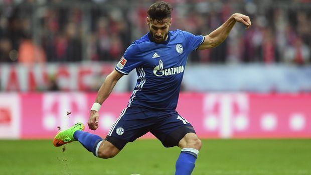 
                <strong>Top - Daniel Caligiuri (FC Schalke 04)</strong><br>
                Top - Daniel Caligiuri (FC Schalke 04): Der Außenspieler stieß ebenfalls im Winter zu den Knappen und sein Wechsel von Wolfsburg nach Gelsenkirchen hat sich schon positiv für Caligiuri und Schalke ausgewirkt. Kürzlich traf der 29-Jährige in seinem siebten Bundesliga-Spiel beim 3:0-Erfolg gegen Augsburg erstmals für Schalke. Bereits zuvor war der Routinier schon zwei Mal als Vorbereiter erfolgreich, unter anderem beim 1:1-Unentschieden beim FC Bayern - insgesamt ein guter Start für den 2,5 Millionen Euro teuren Winter-Neuzugang.
              