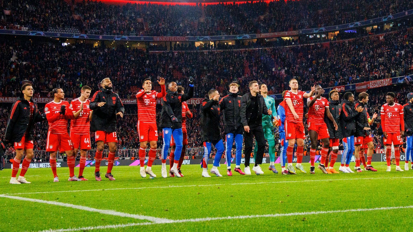 
                <strong>UEFA-Top-8</strong><br>
                Die Teams mit den aktuell acht besten UEFA-Klub-Koeffizienten sind: FC Bayern, Manchester City, FC Liverpool, FC Chelsea, Real Madrid, Paris St. Germain, Manchester United und FC Barcelona.
              