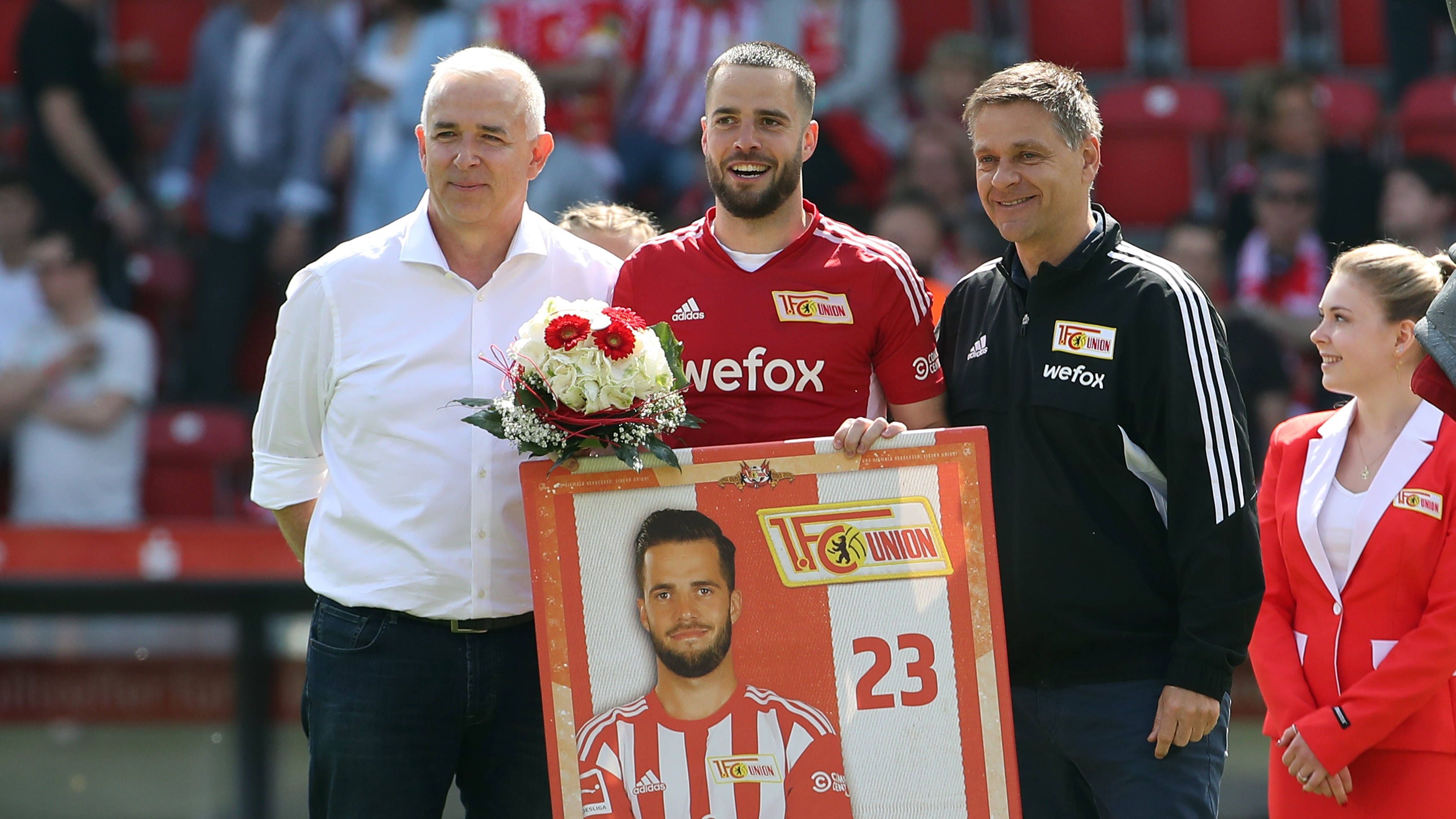 <strong>Niko Gießelmann</strong><br><strong>- Position:</strong>&nbsp;Linksverteidiger<br><strong>- Alter:</strong> 31 Jahre<br><strong>- Zuletzt bei:</strong> 1. FC Union Berlin