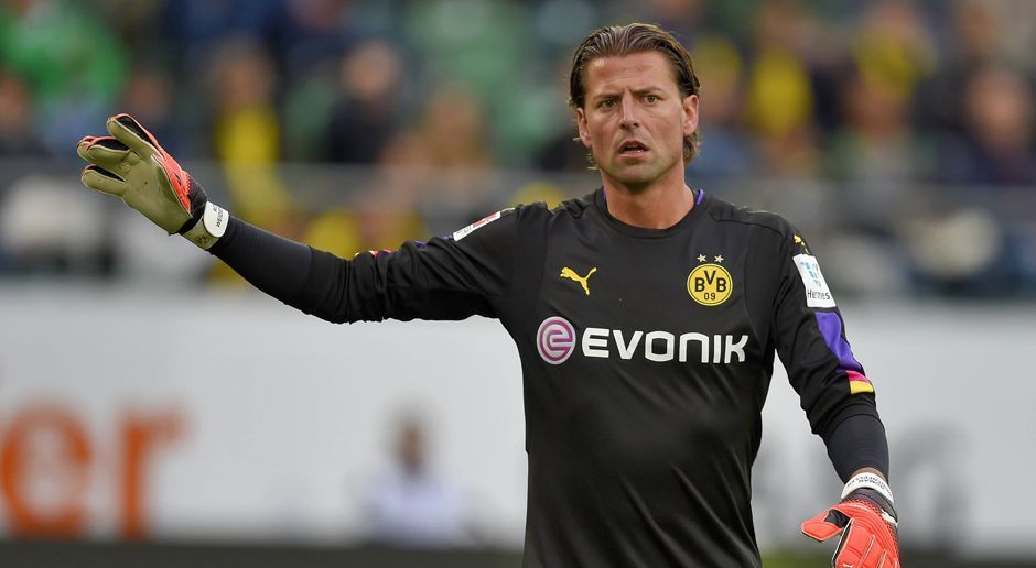 
                <strong>Roman Weidenfeller</strong><br>
                Tor: Roman Weidenfeller - Borussia Dortmund, 14 Jahre. Der Keeper trägt seit Sommer 2002 das schwarz-gelbe Trikot und setzt sich aktuell hinter Roman Bürki auch lieber als Nummer zwei auf die Bank, als den BVB zu verlassen.
              