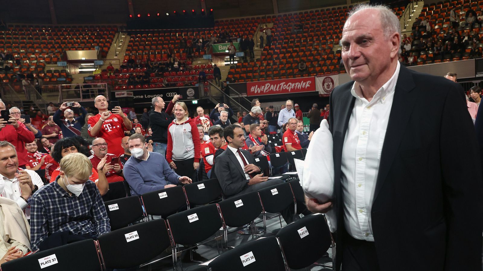 <strong>Hoeneß und Rettig streiten sich im Doppelpass (2022)</strong><br>Hoeneß beschimpfte Rettig als "König der Scheinheiligen", der ja auch im Winter warm dusche und sich damit am Gas der Kataris oder Saudis bediene. Rettig bezeichnete Hoeneß daraufhin als Botschafter von Katar und setzte seinen Boykott öffentlichkeitswirksam um.