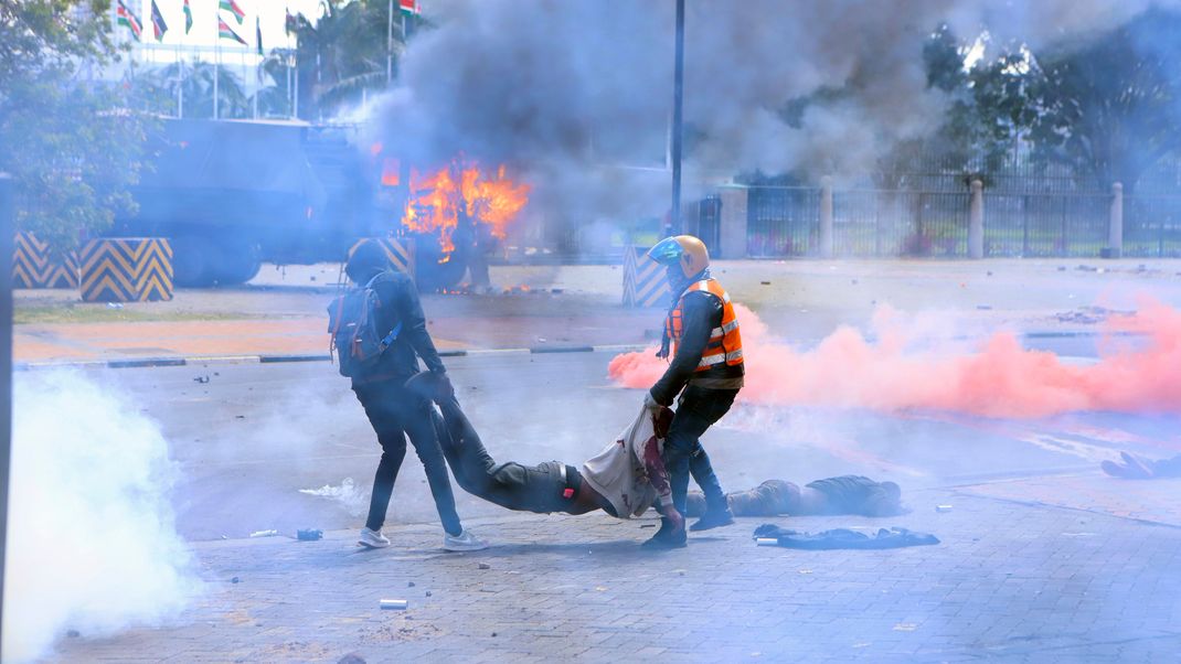 Wegen eines neuen Gesetzes gibt es heftige Proteste in Kenia.