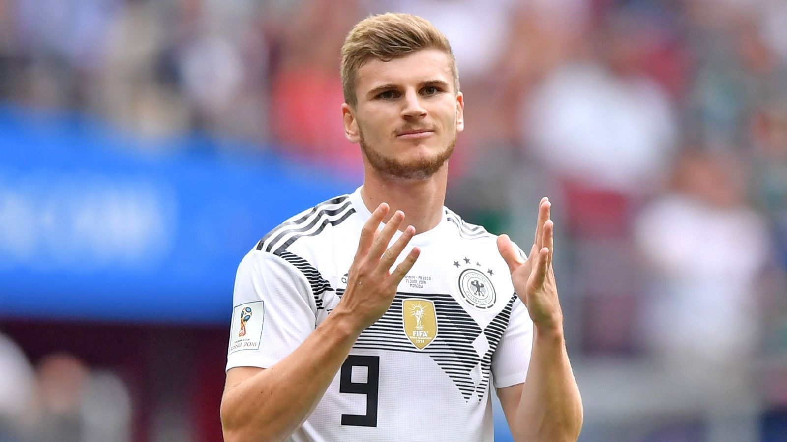 
                <strong>Sturm: Timo Werner</strong><br>
                In die Fußstapfen von WM-Rekordtorjäger Miroslav Klose zu treten, ist wohl einer der undankbarsten Jobs in der deutschen Nationalmannschaft. Timo Werner hat beim Confed-Cup und in der WM-Qualifikation gezeigt, dass er ein wichtiger Spieler werden kann. Gegen tiefstehende Gegner tut sich der Leipziger noch schwer. Er braucht Räume, um mit seiner Schnelligkeit und seiner Kaltschnäuzigkeit punkten zu können. Das Spiel gegen Schweden könnte seine große Bewährungsprobe werden – ein Mario Gomez steht ansonsten bereit.
              