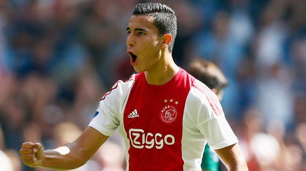 
                <strong>9. Platz: Anwar El Ghazi (Ajax Amsterdam)</strong><br>
                Platz 9: Anwar El Ghazi (7 Tore). Ajax Amsterdams Stürmer netzte schon sieben Mal in der Liga für den Hauptstadtklub ein. Der Niederländer kommt auf 71 Minuten weniger Spielzeit als Leicesters Vardy und steht somit auf Platz neun.
              