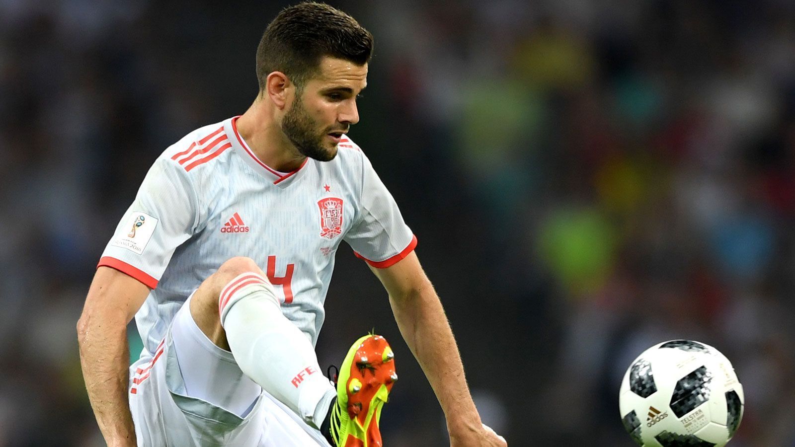 
                <strong>Nacho (Spanien)</strong><br>
                War in der dritten Minute gegen Ronaldo zu langsam und verursachte den Elfmeter. Ihm fehlte der Drang nach vorne und wirkte gegen den Weltfußballer oft überfordert. Wenn Portugal gefährlich wurde, dann fast immer über Nachos Seite. Ließ die schwache Vorstellung aber durch seinen spektakulären Volleytreffer zur 3:2-Führung in Vergessenheit geraten. ran-Note: 2
              