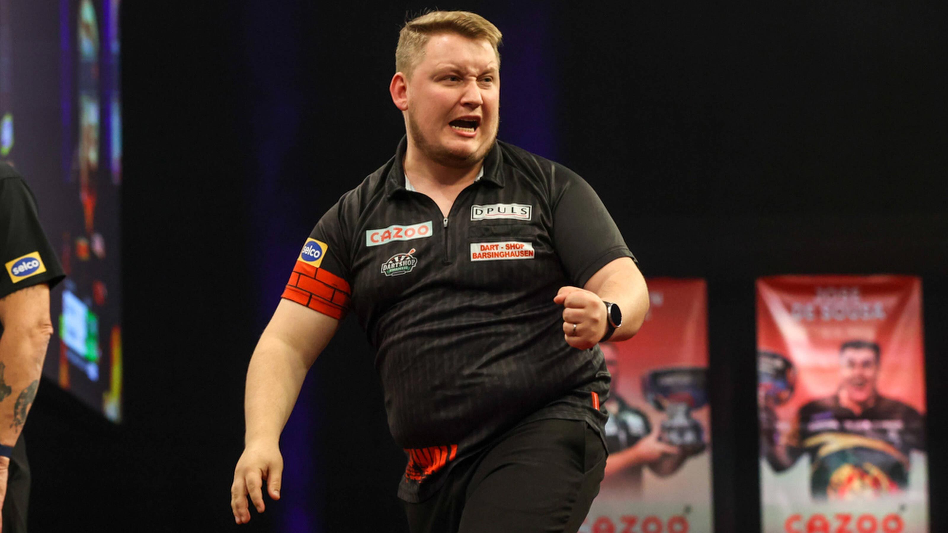 
                <strong>Martin Schindler</strong><br>
                &#x2022; <strong>WM-Teilnahmen</strong>: 4<br>&#x2022; <strong>Order of Merit</strong>: Platz 29 (164.250 Pfund)<br>&#x2022; <strong>Darts</strong>: 23g One80<br>&#x2022; <strong>Walk-On-Song</strong>: Another Brick in The Wall - Pink Floyd<br>&#x2022; <strong>Erstes Spiel</strong>: 2. Runde - Freitag, 23. Dezember 2022, ab 20 Uhr gegen Lukeman/Yamamoto<br>
              