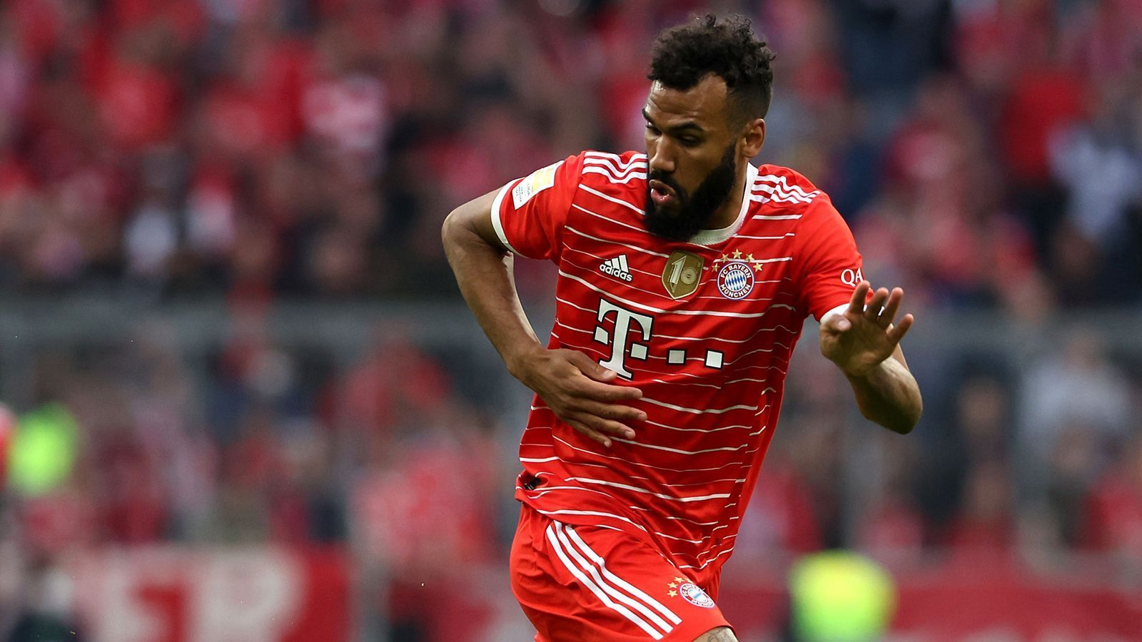 
                <strong>Eric Maxim Choupo-Moting</strong><br>
                Erstes Bundesligaspiel in dieser Saison für den Deutsch-Kameruner, der nach 68 Minuten Müller ersetzte. Ließ sich immer wieder fallen, um vorne nicht zu sehr in der Luft zu hängen. Hatte aber nur eine nennenswerte Möglichkeit, als sein Schuss nach schnellem Gegenzug noch abgeblockt  wurde (83.). ran-Note: 3
              