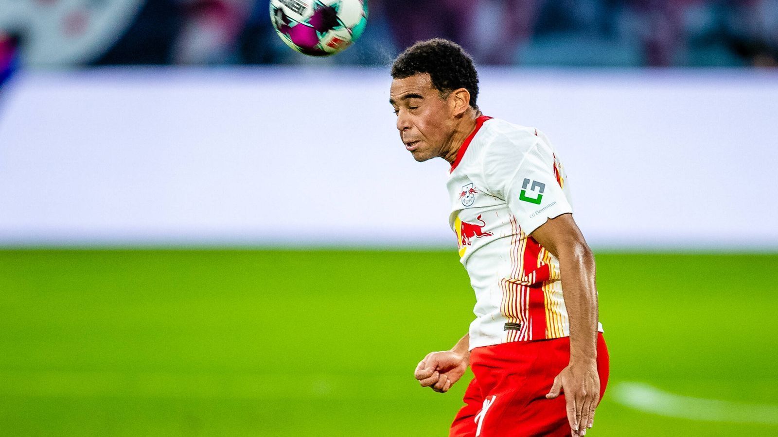 
                <strong>Tyler Adams</strong><br>
                Gibt den Gegenpart zu Angelino auf der rechten Seite. Stellt Reyna als Dauerbewacher über weite Strecken der Partie kalt. Hat in der 26. Minute die beste Chance der Leipziger des ersten Durchgangs. Beim 0:2 von Haaland verlässt er seinen Posten und lässt Sancho zu viel Zeit zum Flanken. ran.de-Note: 4
              