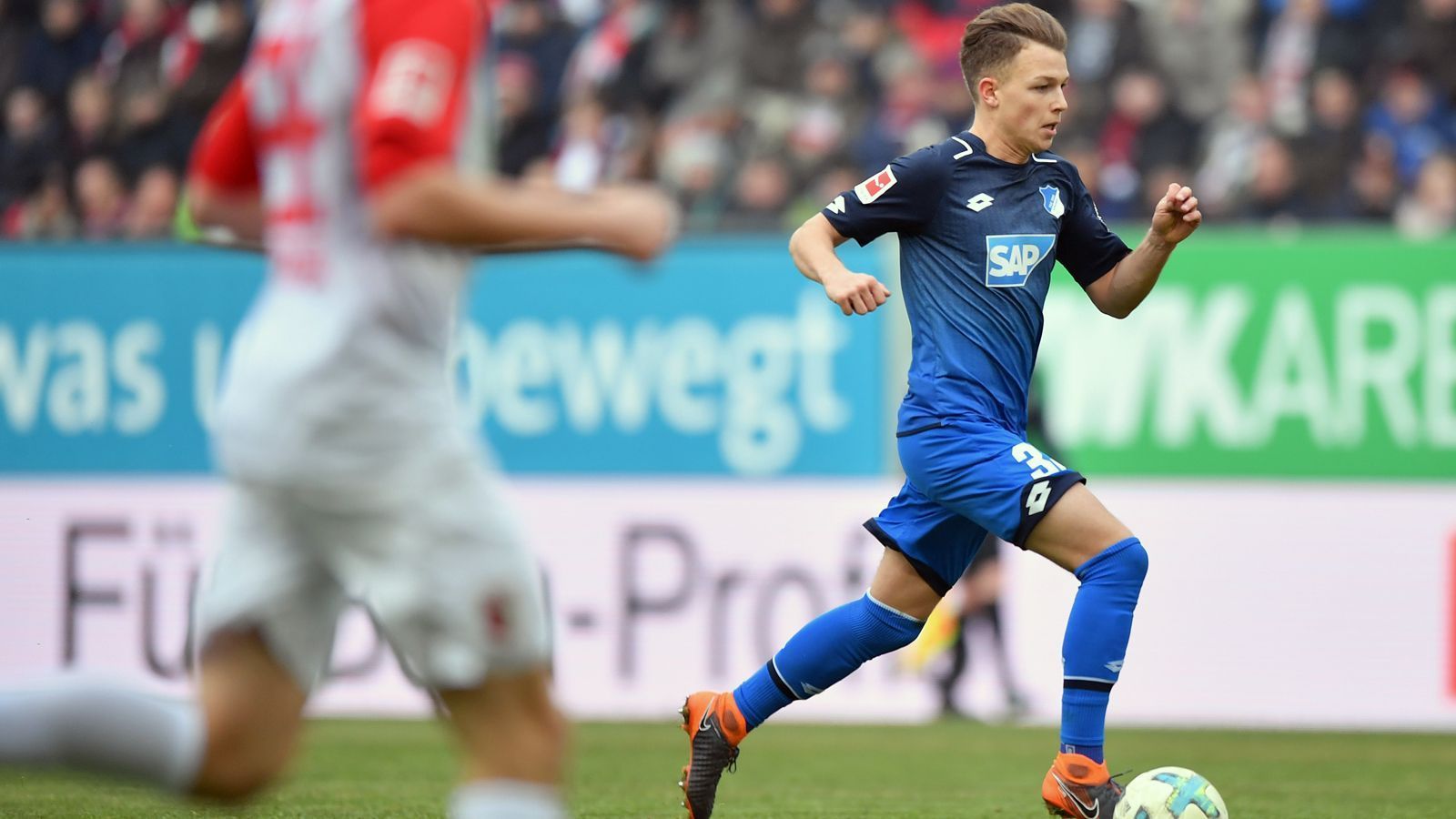 
                <strong>Dennis Geiger (1899 Hoffenheim)</strong><br>
                Position: Defensiver MittelfeldspielerAlter: 20 JahreNationalität: Deutschland
              