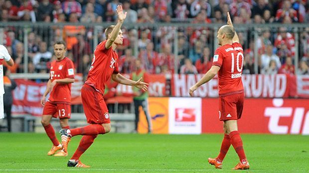 
                <strong>Comeback von Holger Badstuber gegen den VfB Stuttgart</strong><br>
                Man merkt den Kollegen die freude über das Comeback des Langzeit-Verletzten an: Auch Arjen Robben will noch schnell abklatschen, bevor es ernst wird.
              