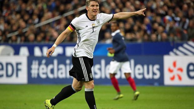 
                <strong>Bastian Schweinsteiger</strong><br>
                Bastian Schweinsteiger: Der gewohnt souveräne Ballverteiler im Mittelfeld. Nahm mit Khedira zusammen Paul Pogba gut aus dem Spiel. ran-Note: 2.
              