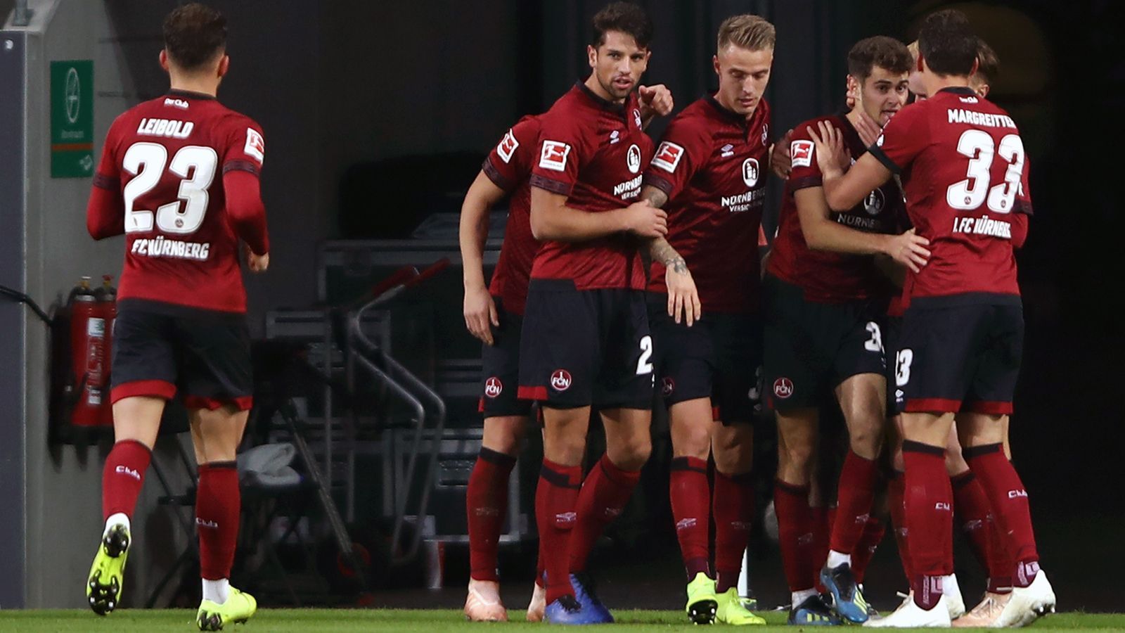 
                <strong>Platz 18 - 1. FC Nürnberg</strong><br>
                Durchschnittliches Gehalt: 350.000 Euro
              
