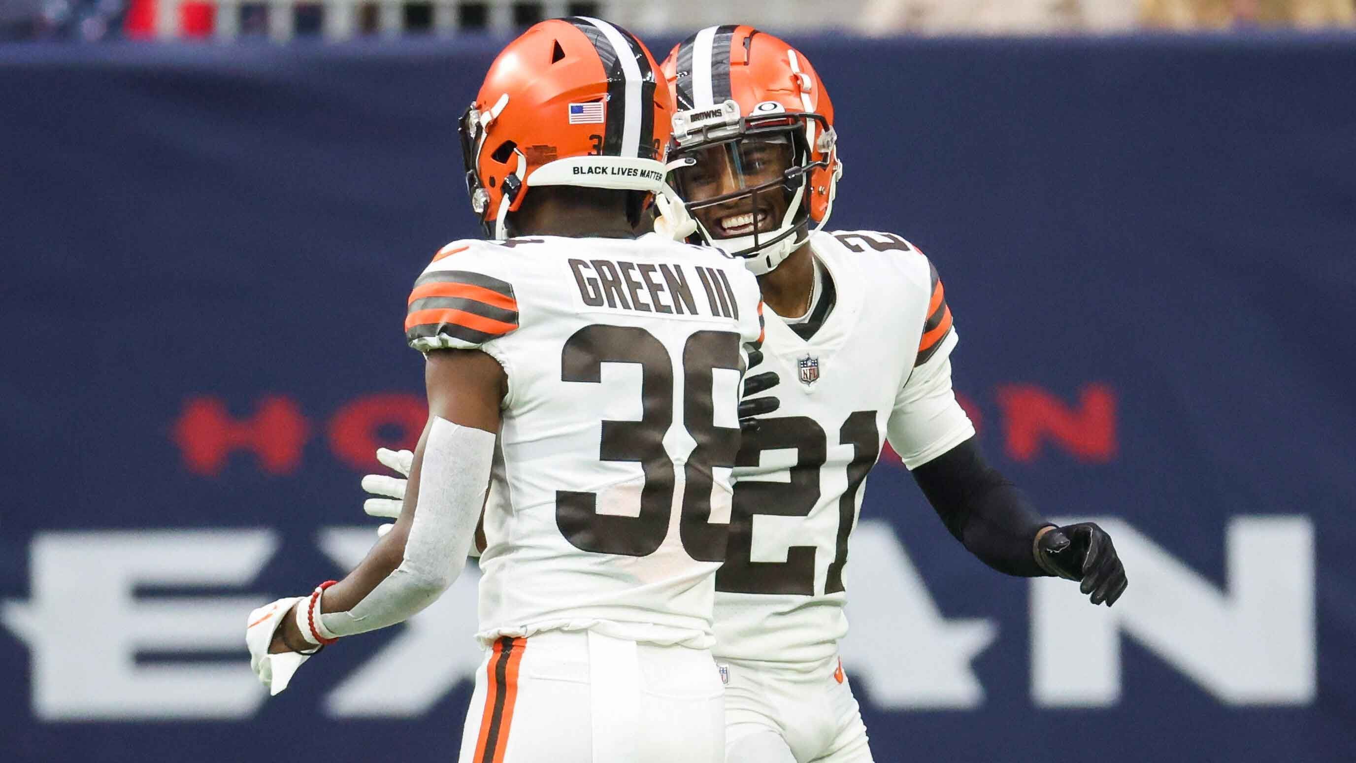 
                <strong>Platz 8: Cleveland Browns</strong><br>
                &#x2022; Cornerback-Starter: Denzel Ward, Greg Newsome II<br>&#x2022; Cornerback-Backups: Martin Emerson Jr., Cameron Mitchell, Caleb Biggers, A.J. Green, Thomas Graham Jr., Mike Ford<br>&#x2022; Safety-Starter: Grant Delpit, Juan Thornhill<br>&#x2022; Safety-Backups: Rodnes McLeod Jr., Bubba Bolden, Tanner McCalister, D'Anthony Bell, Ronnie Hickman<br>Die Passverteidigung der Cleveland Browns könnte eine der besten der Liga sein. Mit Denzel Ward und Greg Newsome verfügt Cleveland über ein tolles Cornerback-Duo, zu Grant Delpit gesellt sich noch der Top-Free-Agent Juan Thornhill. Das ist eine Menge Qualität.
              