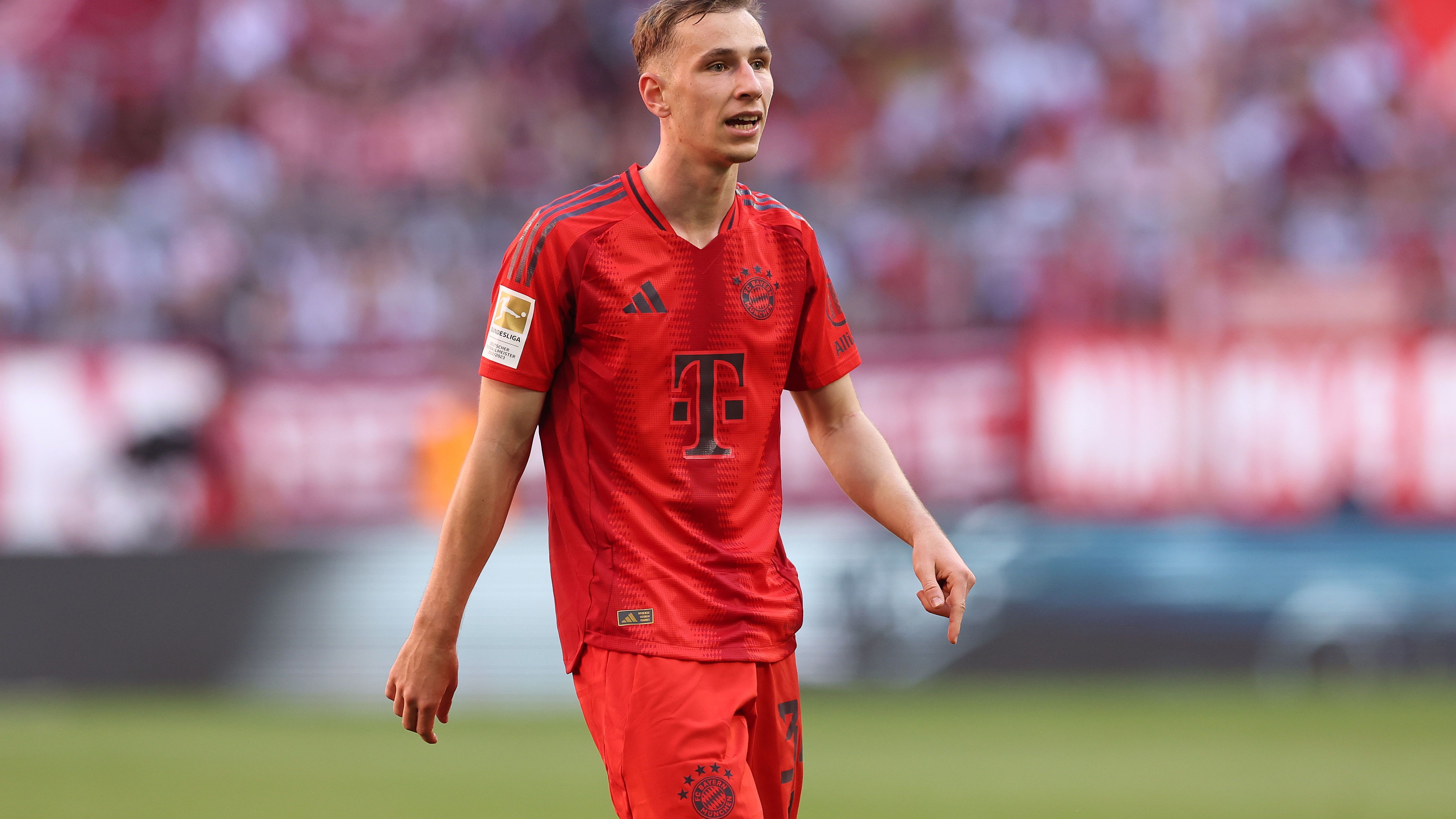 <strong>Lovro Zvonarek (SK Sturm Graz)</strong><br>Per Leihe schickte der FC Bayern Talent Lovro Zvonarek nach Österreich zu Sturm Graz. Der 19-Jährige kam in 22 Pflichtspielen zu drei Scorer-Punkten. Dabei sammelte er auch 135 Minuten in der Champions League. Jedoch sind das die Zahlen bis November letzten Jahres. Seitdem stand er kaum noch im Kader und spielte nur noch neun Minuten. Die Leihe floppte. Weitere Zukunft offen. FCB-Vertrag bis 2027.
