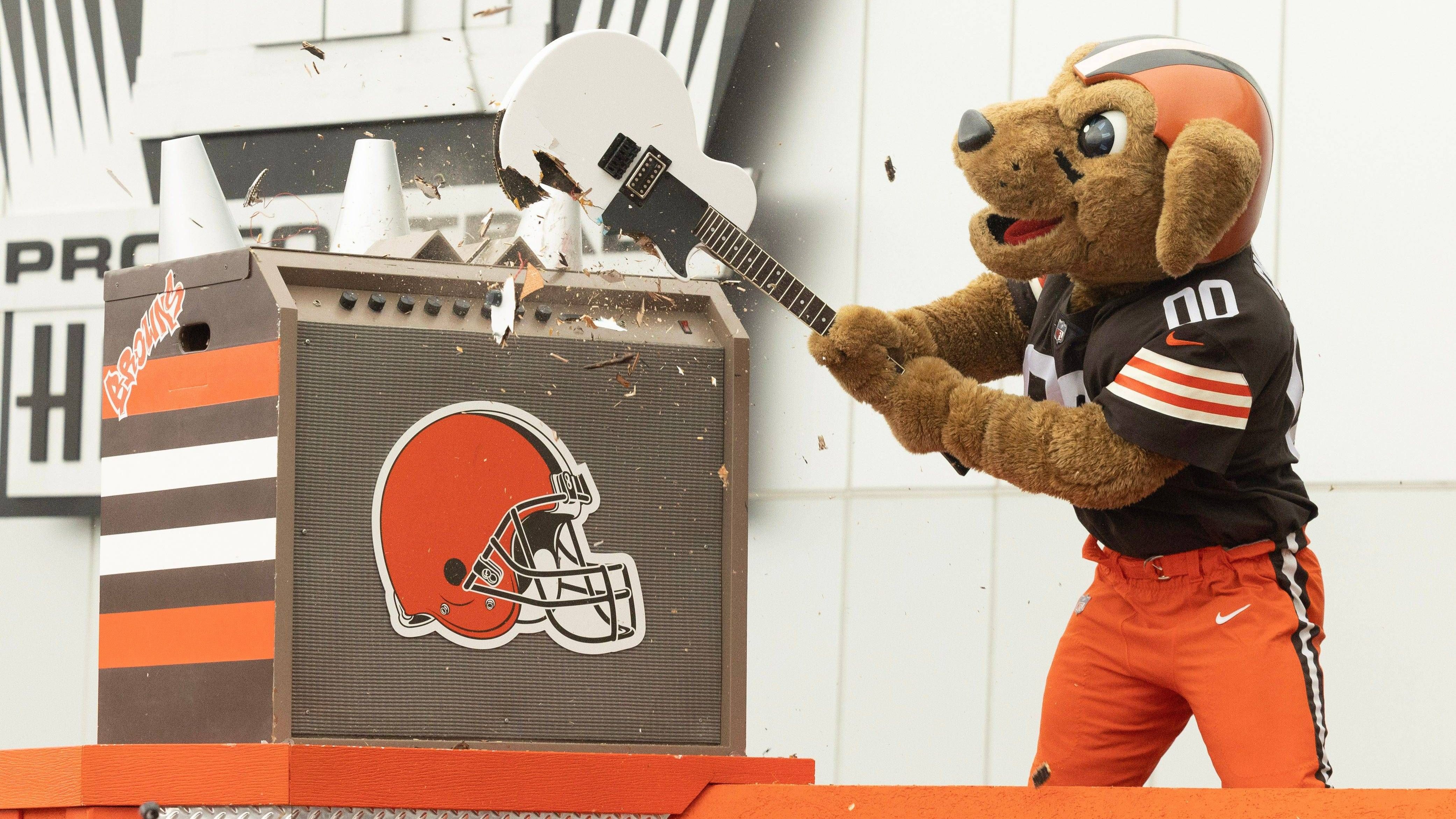 <strong>Cleveland Browns</strong><br>Offizielles Maskottchen: Chomps, Swagger Jr, und Brownie the Elf<br>ChatGPT: Dawgton<br>Erklärung: Mischung aus "Dawg Pound" und einem Namen