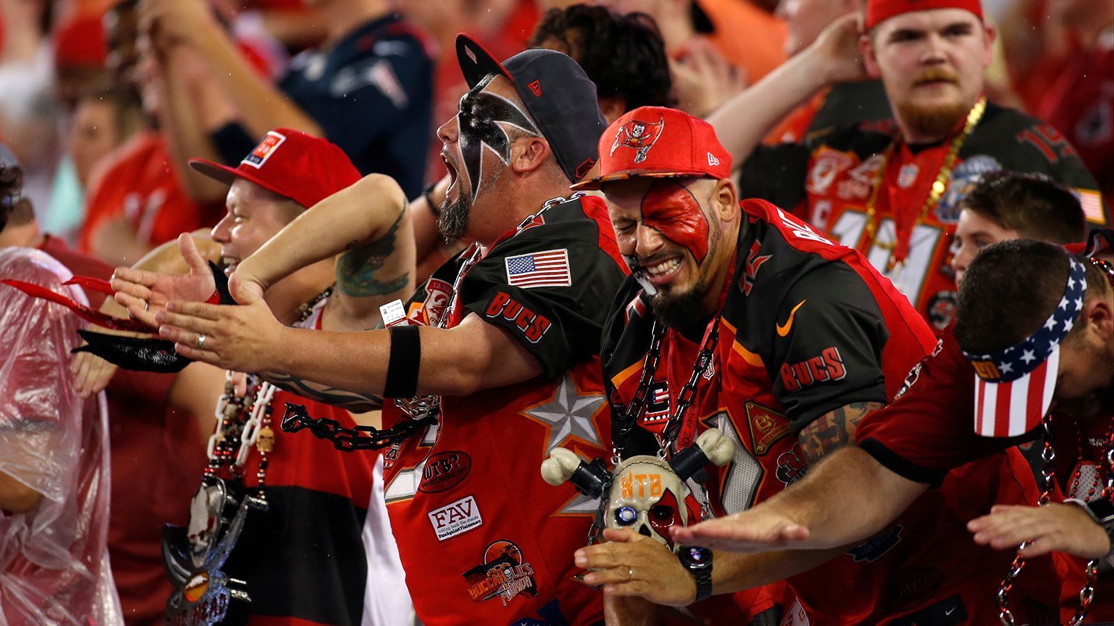 
                <strong>Platz 30: Tampa Bay Buccaneers</strong><br>
                Ausgaben: 26,3 Millionen DollarTeuerster Free Agent: Bradley Pinion (Punter / 11 Millionen / von den 49ers gekommen)
              