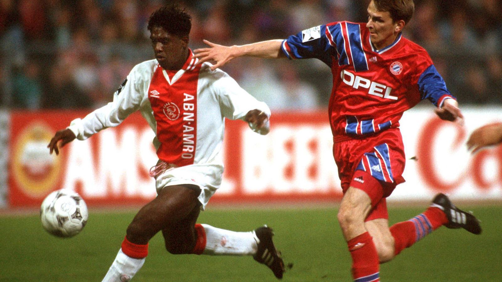 
                <strong>Clarence Seedorf (Ajax Amsterdam)</strong><br>
                Was ist das nur für eine Mannschaft, die van Gaal Anfang der 90er Jahre da formt. Auch der Rekordgewinner der Champions-League - vier Titel mit drei verschiedenen Teams - entwickelt sich unter van Gaal zum absoluten Weltstar. Wie Davids verlässt auch er Ajax nach der Niederlage im Champions League Finale 1996 gegen Juventus Turin.
              