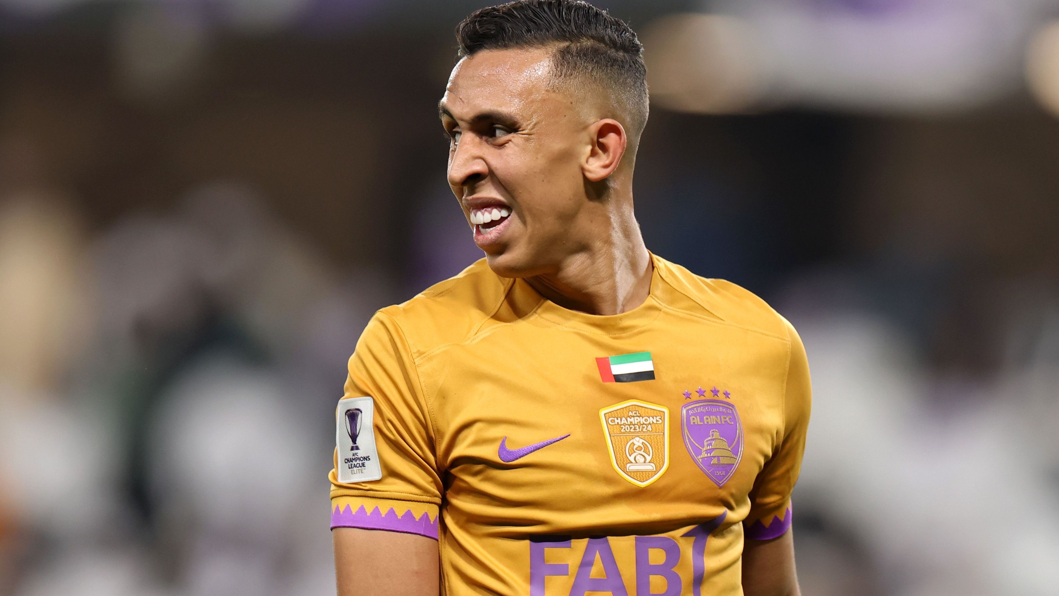 <strong>Al-Ain</strong><br>Hier gibt es nicht wirklich Stars, die man kennen müsste. Soufiane Rahimi (Bild) ist dennoch einer der besten Spieler des Vereins, wurde auch schon zum Spieler der Saison gewählt. Der Torjäger spielte bereits 27 Mal für die marokkanische Nationalmannschaft. Vielleicht kennen noch ein paar Experten einen Fabio Cardoso (ausgeliehen von Porto) oder den südkoreanischen Nationalspieler Yong-woo Park.