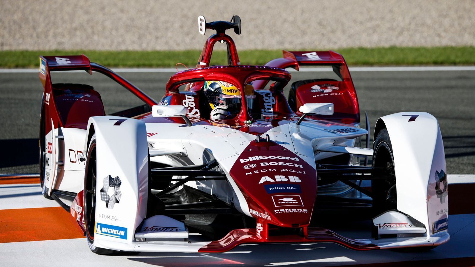 
                <strong>Dragon / Penske Autosport</strong><br>
                &#x2022; Fahrer: Sergio Sette Camara und Antonio Giovinazzi - <br>&#x2022; Antrieb: Penske EV-5<br>
              