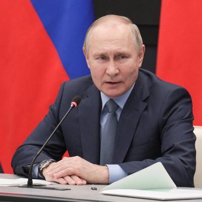 Wladimir Putin verbietet den Öl-Export in Länder mit Preisdeckel.