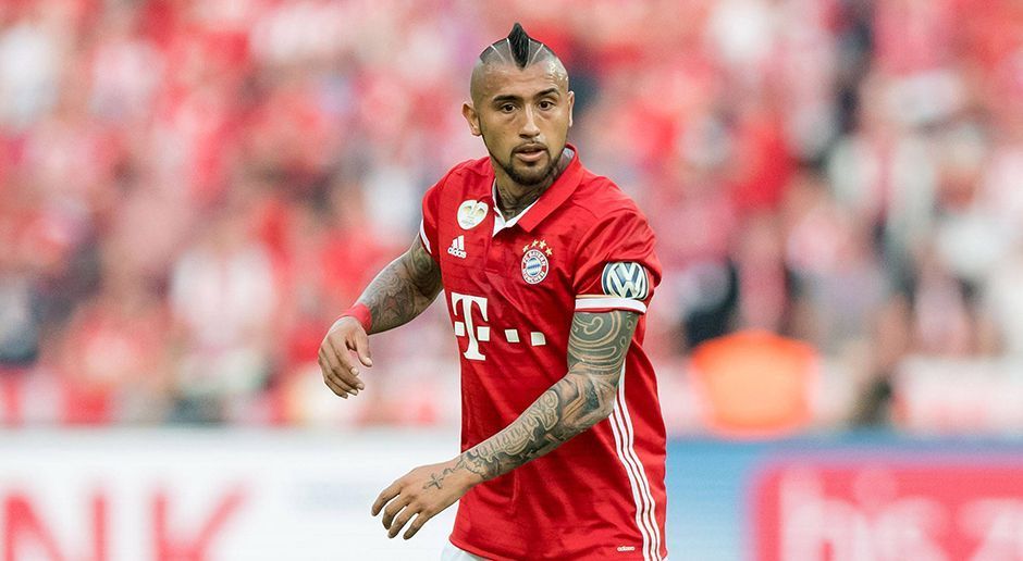 
                <strong>Arturo Vidal</strong><br>
                Arturo Vidal: Engagiert und zweikampfstark wie immer. Leistete sich in der Defensive keine Fehler. Sah für einen fairen Zweikampf zu Unrecht Gelb. Hätte seinerseits einen Elfmeter bekommen müssen, als Hummels im Zweikampf dessen Trikot zerriss. Verwandelte seinen Elfmeter, auch wenn Bürki noch dran war. ran-Note 2
              