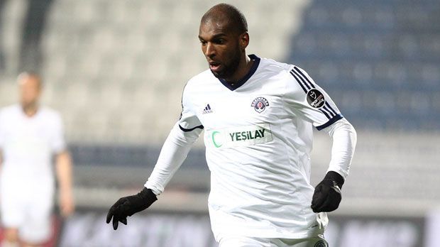 
                <strong>Ryan Babel</strong><br>
                Ryan Babel: Liverpool, Hoffenheim - und dann? Der niederländische Flügelspieler spielt im besten Fußballeralter von 28 Jahren in den Vereinigten Arabischen Emiraten. Zuvor war er in der Türkei für Kasimpasa aktiv. Aktuell läuft er für Al-Ain auf.
              