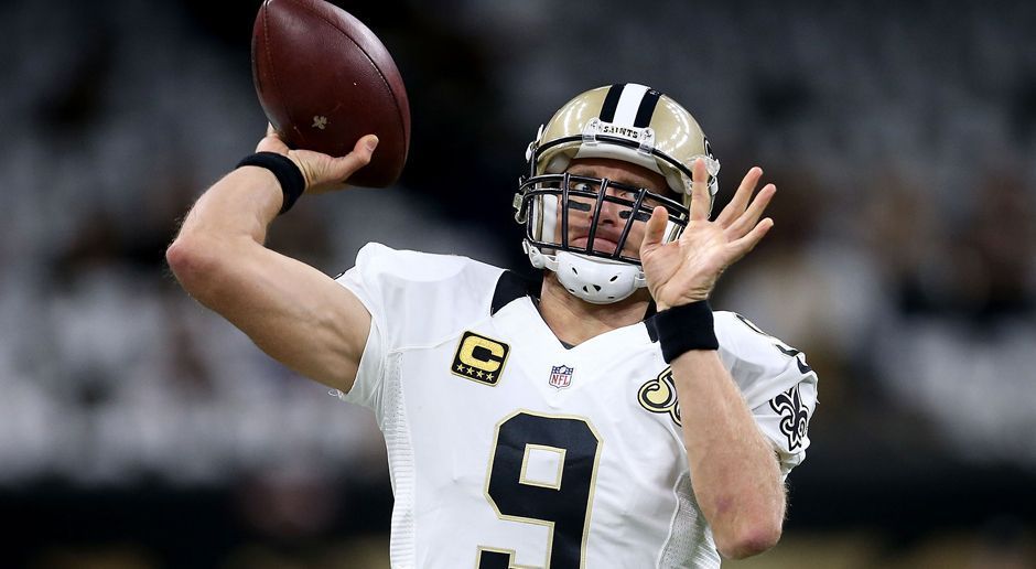 
                <strong>Drew Brees</strong><br>
                Quarterback: Drew Brees (New Orleans Saints). 423 Yards, 4 Pass-Touchdowns, 1 Fumble
              
