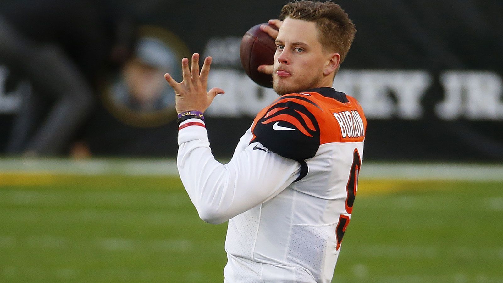 
                <strong>Platz 5: Joe Burrow (Cincinnati Bengals)</strong><br>
                QuarterbackIn der NFL seit 20201. Draft-Pick
              