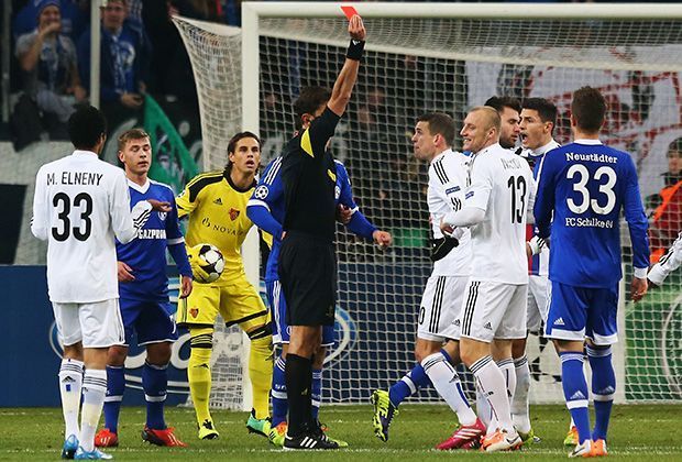 
                <strong>FC Schalke - FC Basel 2:0</strong><br>
                Auf der anderen Seite sieht Ivan Ivanov in der 32. Minute die rote Karte für eine Notbremse an Adam Szalai
              