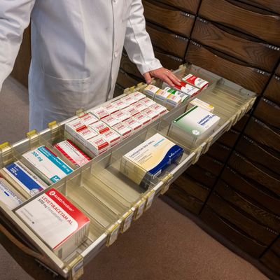 Ärzt:innen in Deutschland beklagen Lieferengpässe bei Medikamenten.