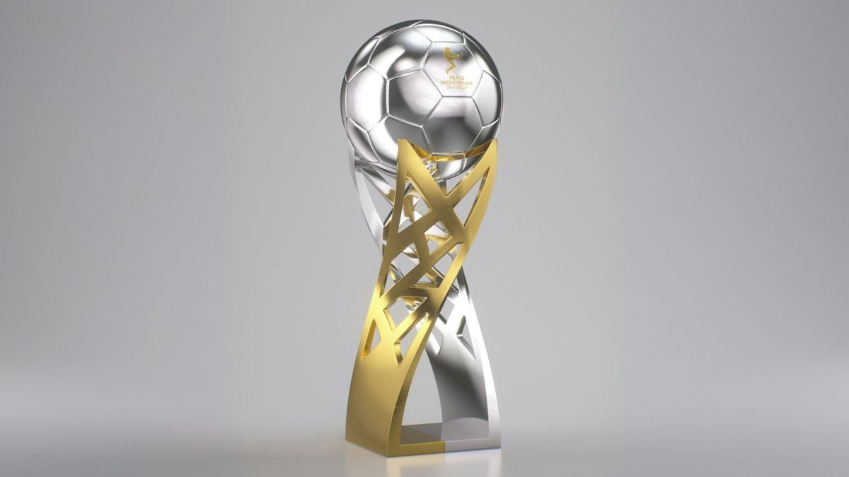 Die Trophäe beim Franz-Beckenbauer-Supercup