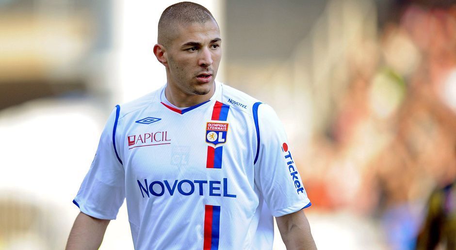 
                <strong>Platz 4: Olympique Lyon (29 Spieler)</strong><br>
                Einer der bekanntesten "Exporte" aus Lyon ist Karim Benzema. Der Franzose stürmt mittlerweile für Real Madrid und hat im Vereinsfußball nahezu alles erreicht. Mit 29 ausgebildeten Spielern verpasst Olympique nur knapp das Treppchen.
              