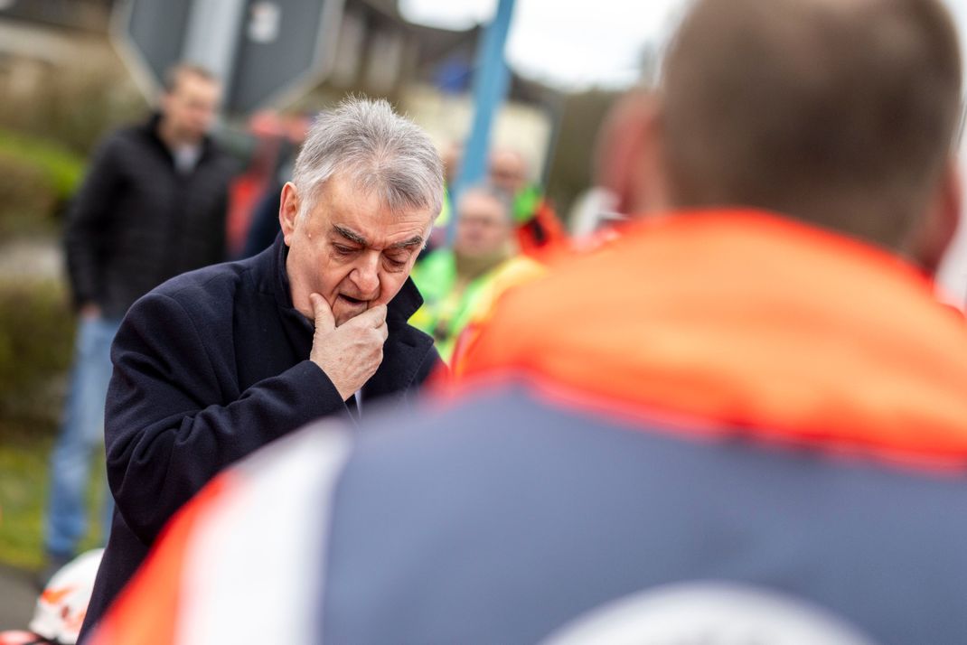 Innenminister Herbert Reul (CDU) machte sich ein Bild von der Lage vor Ort.