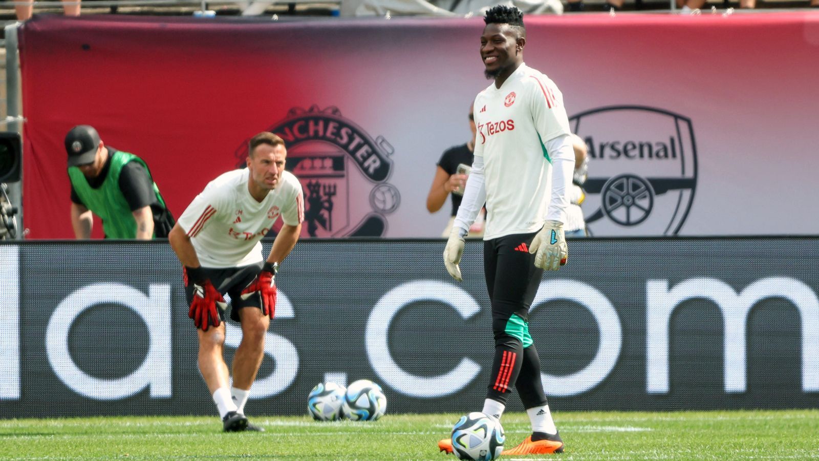 
                <strong>Platz 4 - Andre Onana (Manchester United)</strong><br>
                &#x2022; <strong>Wechsel von:</strong> Inter Mailand (2023)<br>&#x2022; <strong>Ablösesumme:</strong> 52,5 Millionen Euro<br>
              