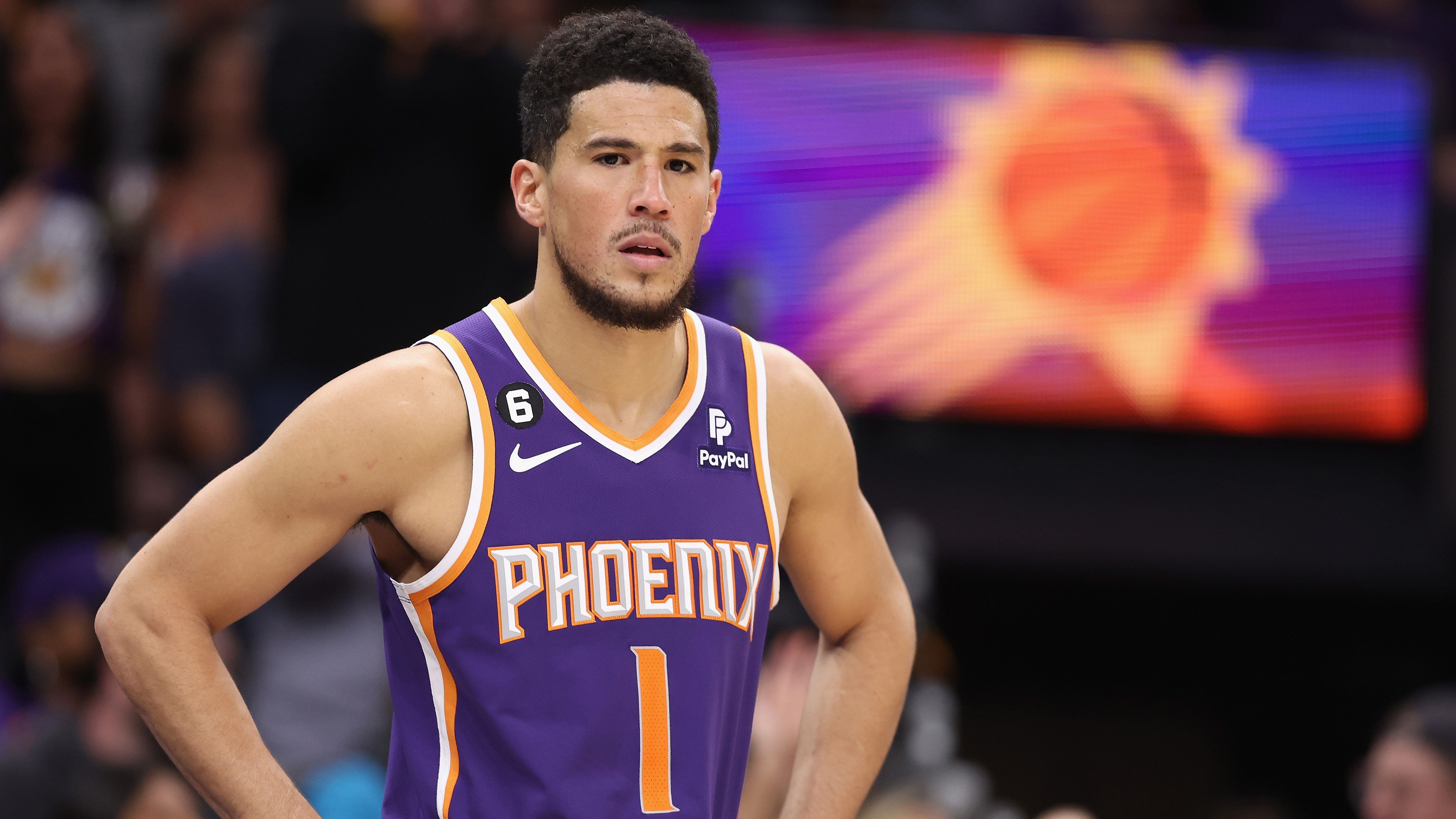 <strong>NBA - Platz 5 (geteilt): Devin Booker</strong><br>
                222,6 Millionen US-Dollar für vier Jahre<br>Team: Phoenix Suns<br>Vertragsbeginn: 2024
