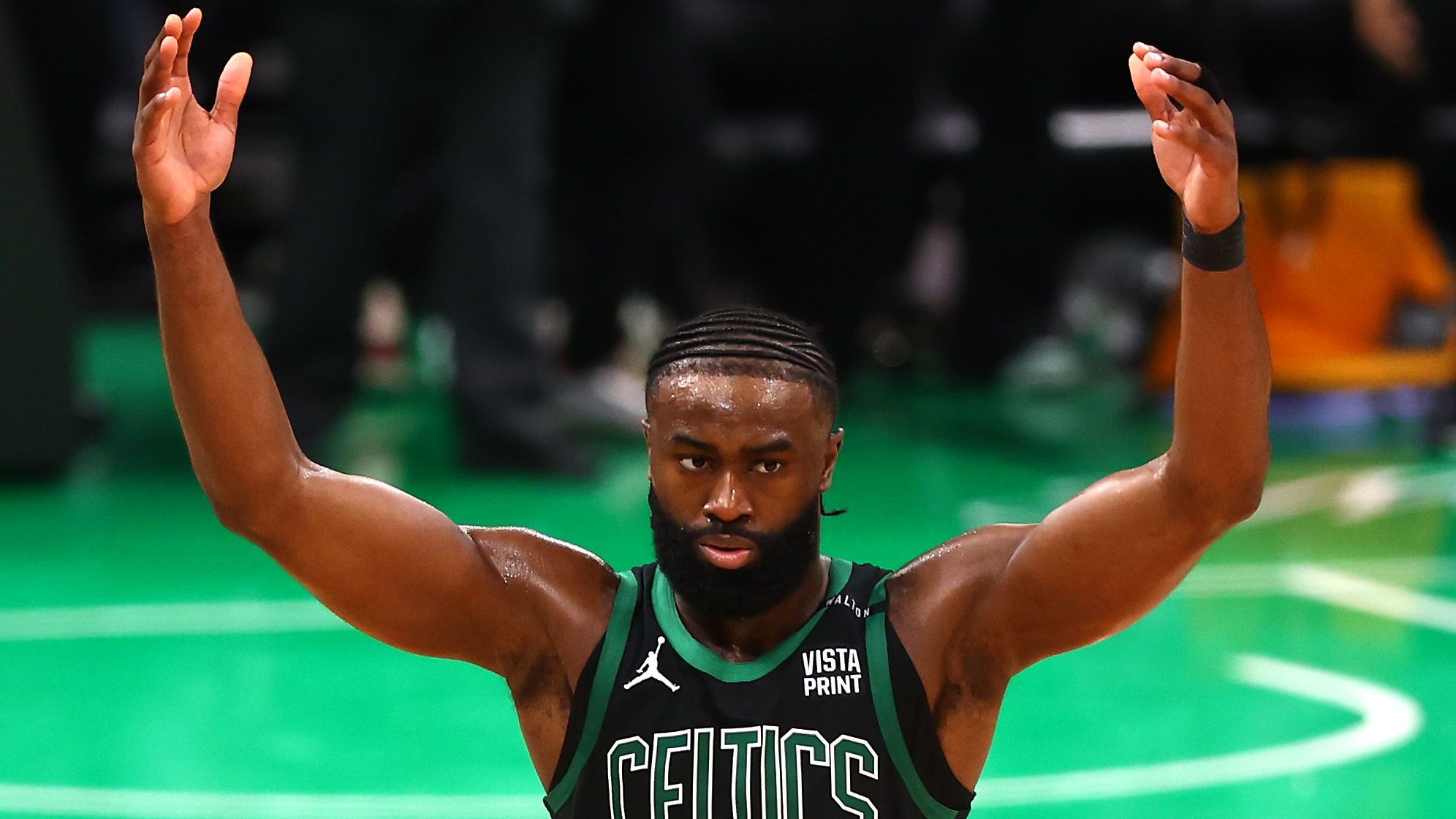 <strong>Most Valuable Player of the Finals: Jaylen Brown</strong><br>Schon über die gesamten Playoffs wird darüber geredet, ob nicht eigentlich Jaylen Brown der bessere der beiden Jays sei. In dieser Debatte scheiden sich die Geister. Was man aber definitiv feststellen kann, ist, dass Jaylen Brown der beste Spieler der NBA Finals ist. Nachdem er bereits zum "Eastern Conference Finals MVP" gewählt wurde..