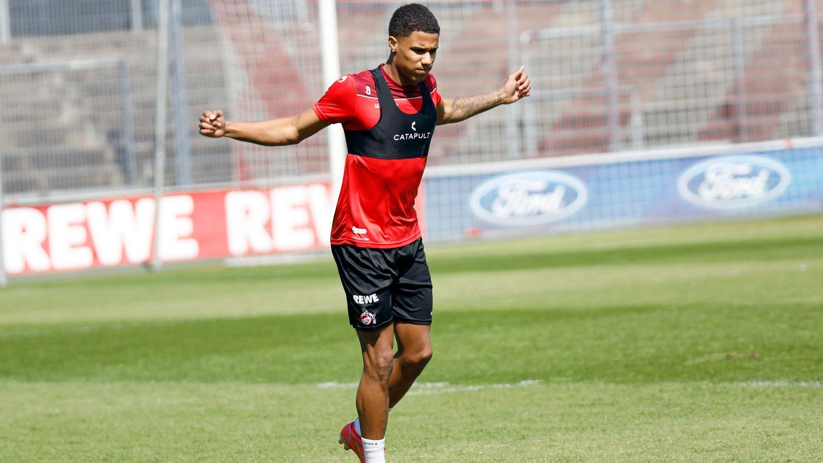 
                <strong>Mittelfeld/Sturm: Ismail Jakobs</strong><br>
                Der 21-Jährige war ebenfalls bei der U21-EM in diesem Jahr dabei, schaffte es dort aber nicht ganz zum Stammspieler. Beim 1. FC Köln ist er eines der größten Talente. Vielleicht kann er bei Olympia beweisen, wie viel in ihm steckt.
              